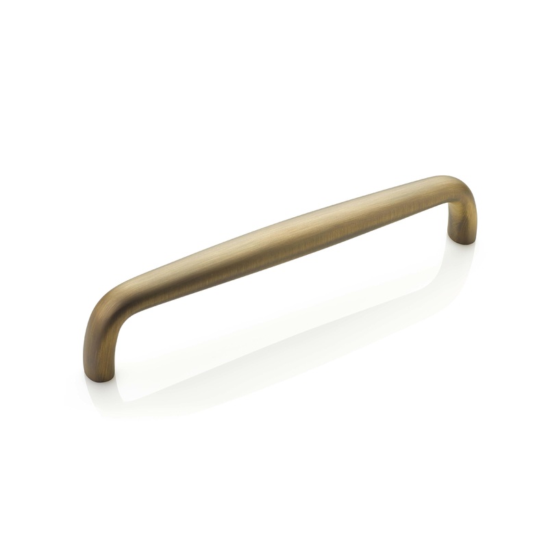Schaub Appliance Pull, Antique Light Brass, 10 cc 739-ALB