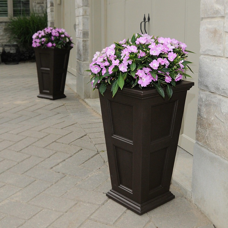 Fairfield 28 Tall Planter – Espresso