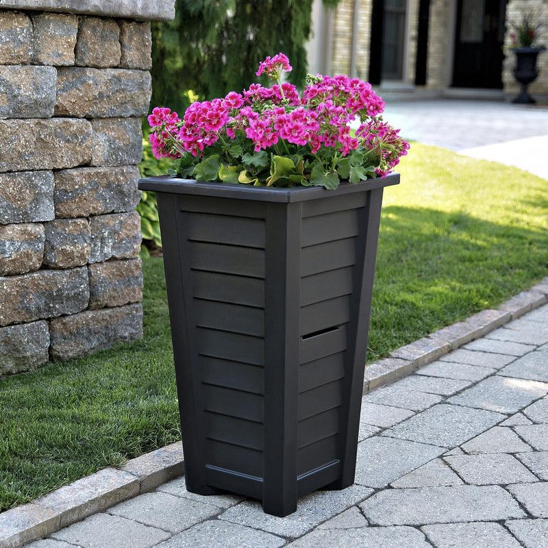 Lakeland 28 Tall Planter – Black