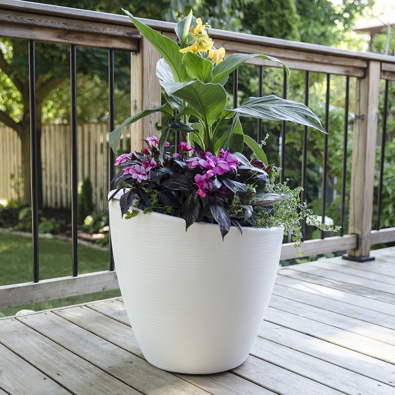 Modesto 20 Round Planter – White